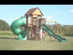 Aire de jeux en bois avec toboggan droit et tubulaire Cedar Cove Backyard