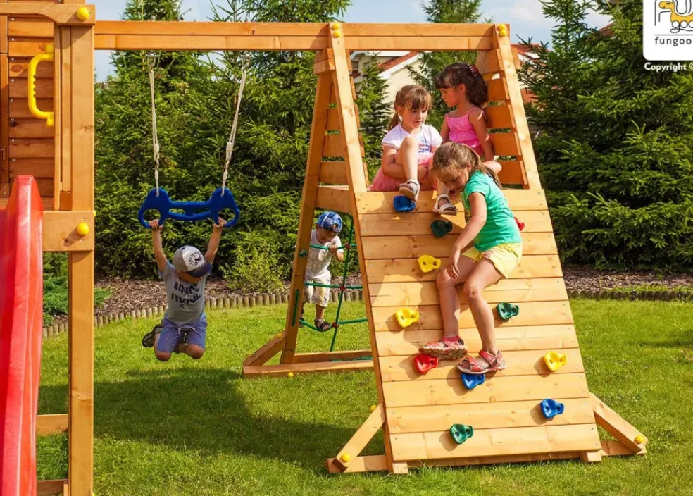 Aire de jeux en bois MySide Spider multifonctions de chez Fungoo