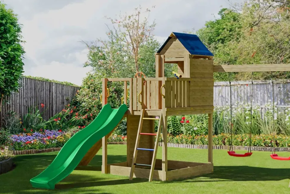 Aire de jeux en bois Treehouse spacieuse avec 2 balançoires de Fungoo