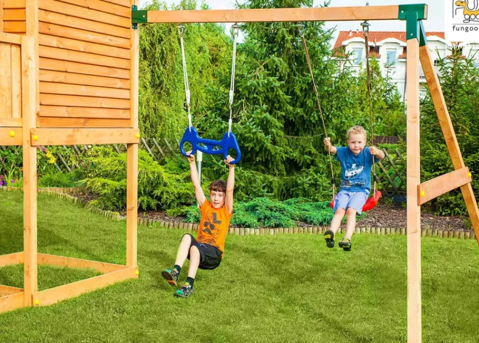 Aire de jeux MyHouse Move avec cabane, balançoire, toboggan de Fungoo