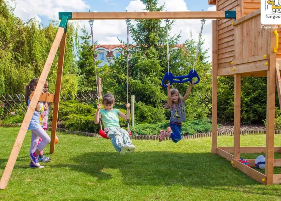 Grande aire de jeux Play Box multiactivités en bois de chez Fungoo